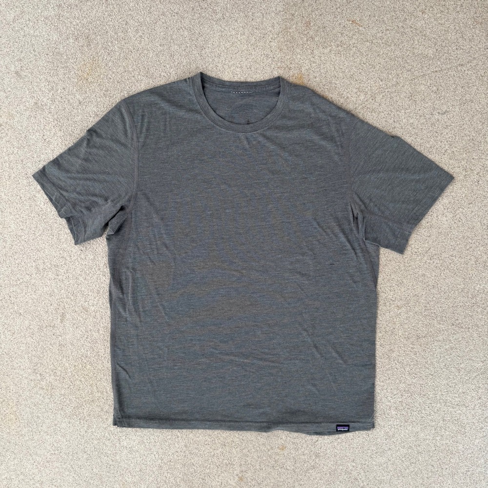 Patagonia Capilene Cool Daily Mens Large T-Shirt - Gray Short Sleeve Activewear
